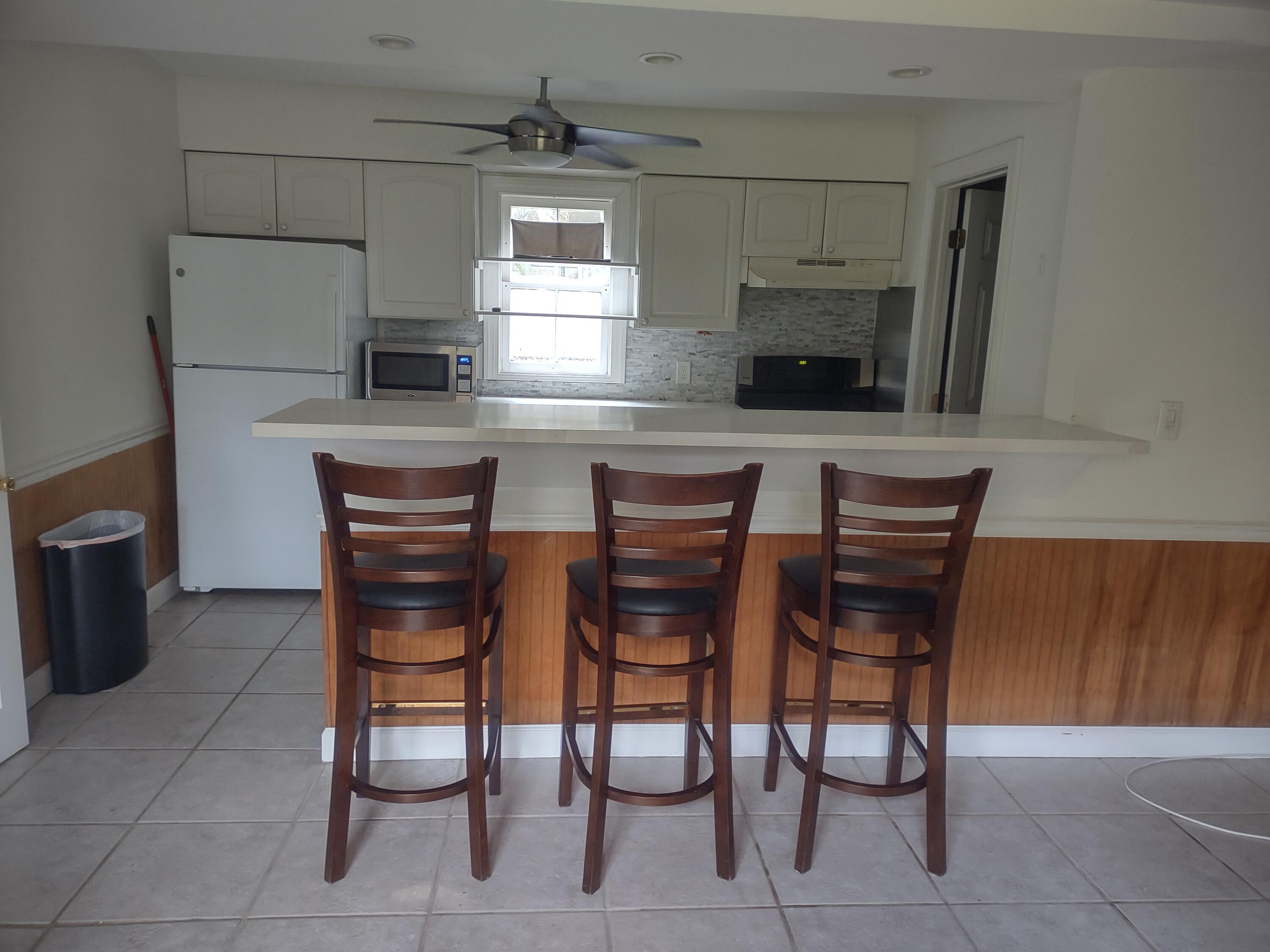 Image 2: counter