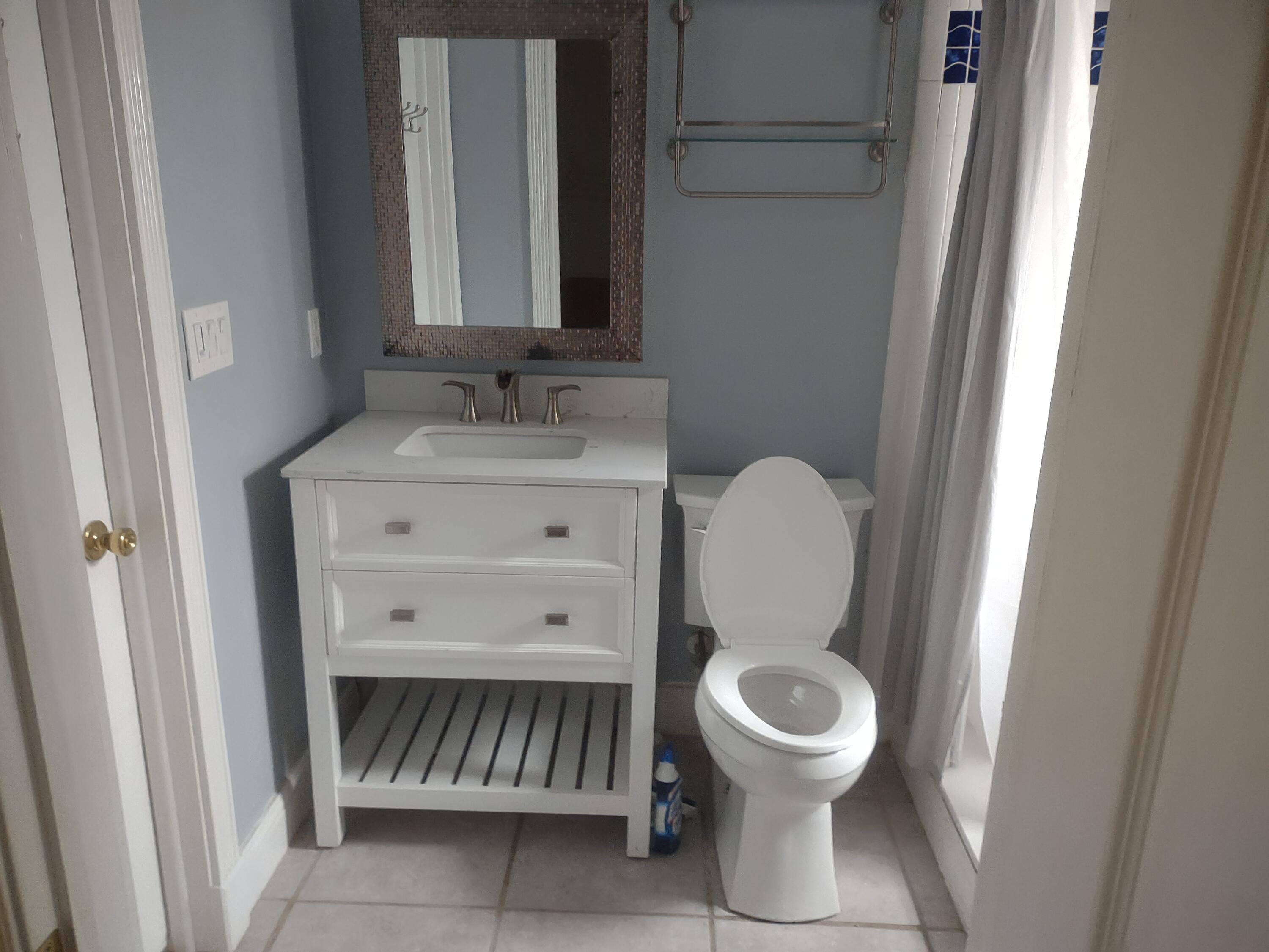 Image 3: bathroom