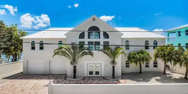 Image 2: Front entry