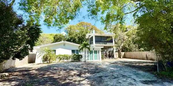527 Plante Street