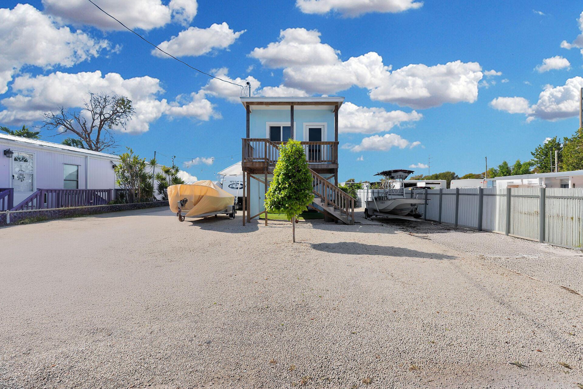 Image 2: 116 Garden St