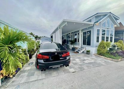 325 Calusa Street