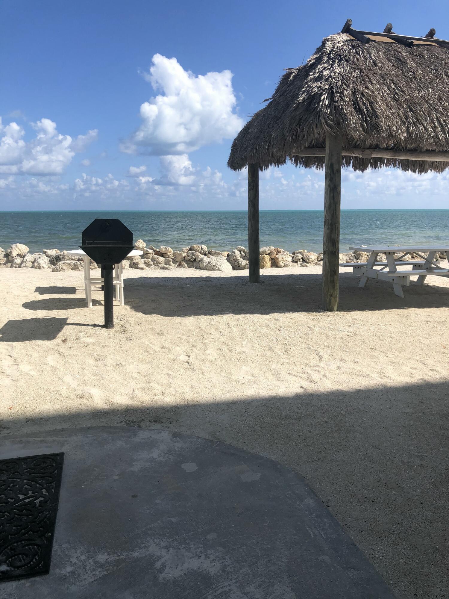 Image 3: Chickee Hut and Grills