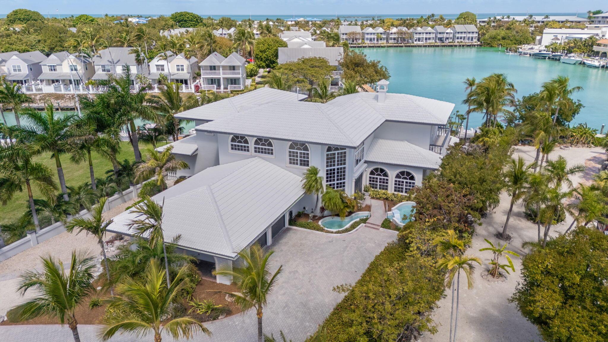 Image 4: 82-web-or-mls-031026 152 Indies Dr N, Du