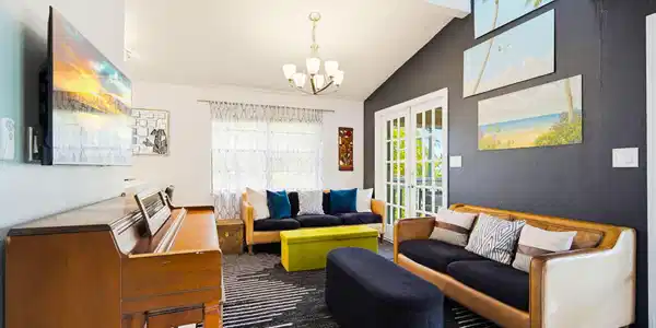 Image 4: Open Living Area