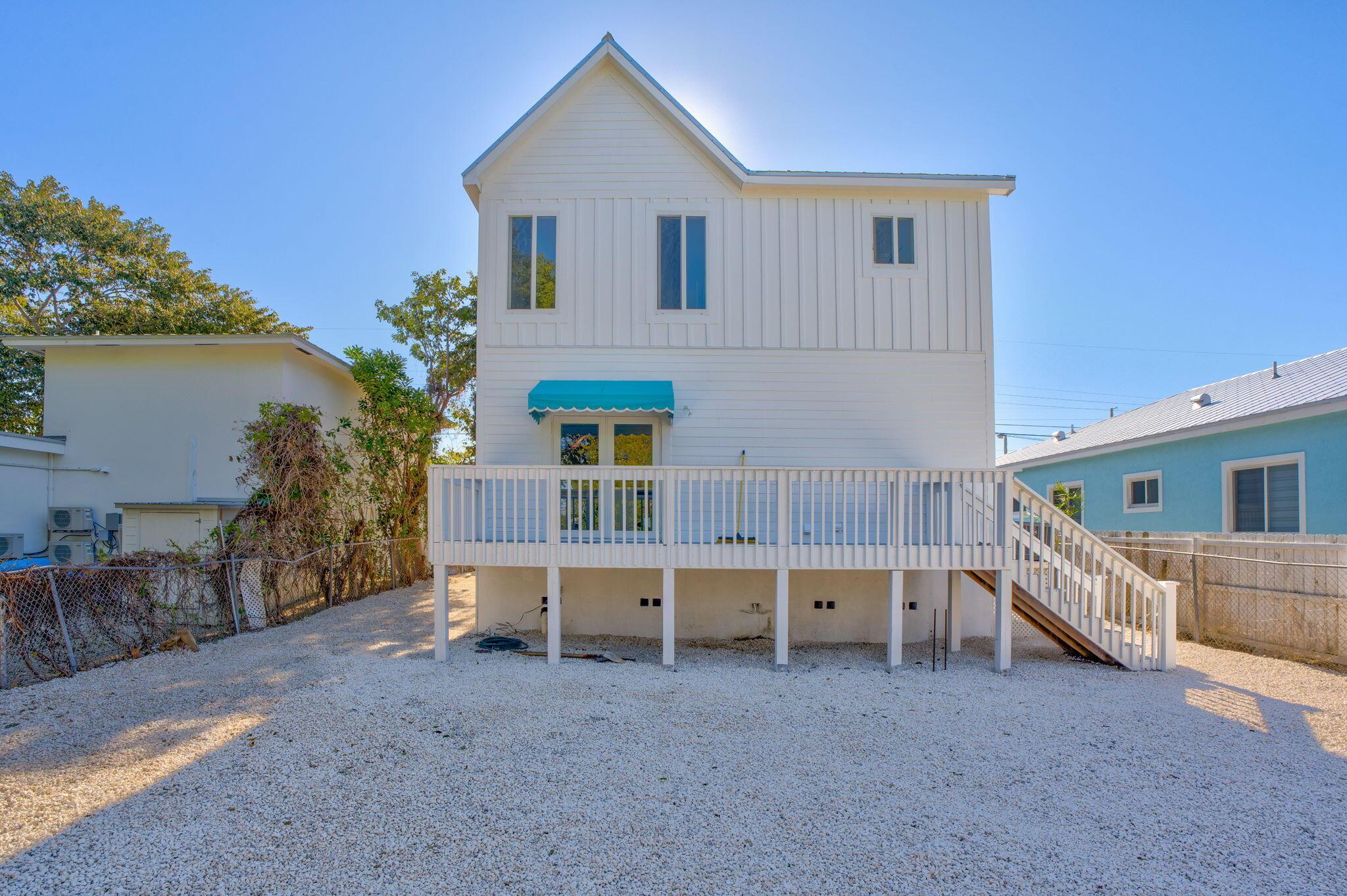 Image 3: 39-web-or-mls-718 Largo Rd- High Exposur