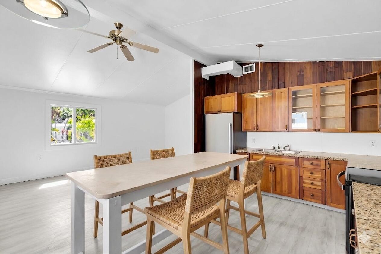 Image 4: Kitchen - New Appliances