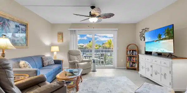 Image 2: Living Room