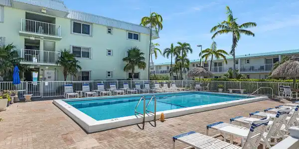 Image 3: Private Pool