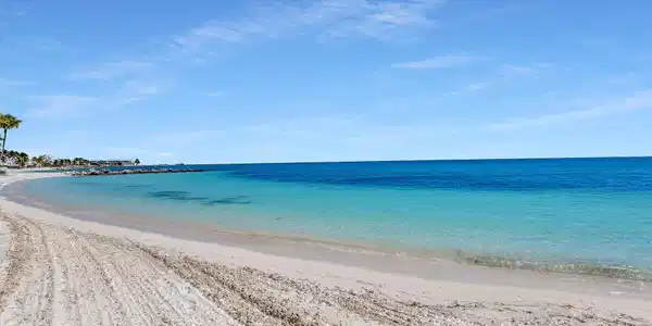 Image 4: Endless Beach