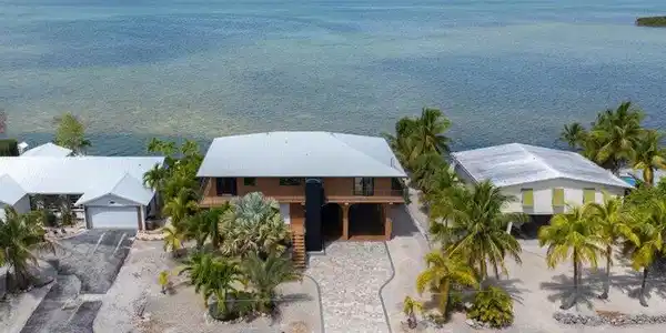 1112 W Shore Drive