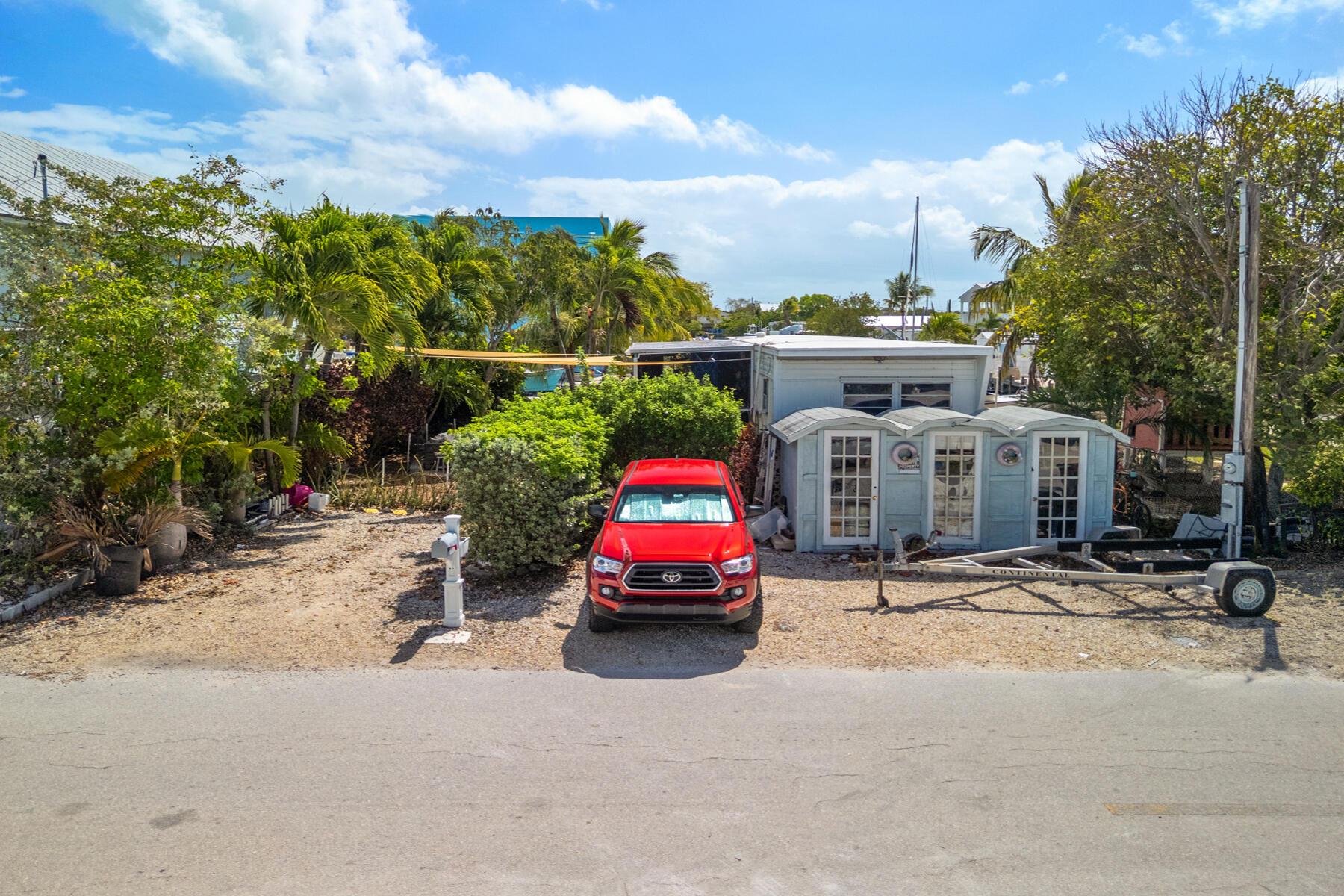 Image 2: 3 Riviera Dr