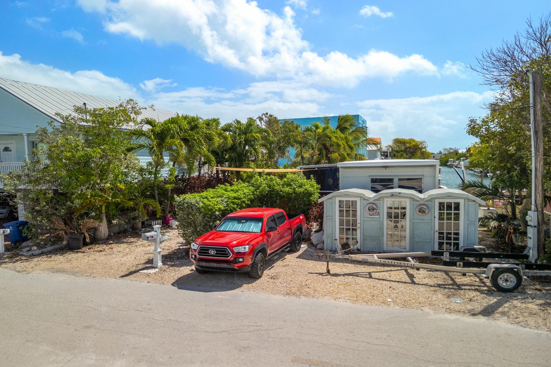 Image 3: 3 Riviera Dr