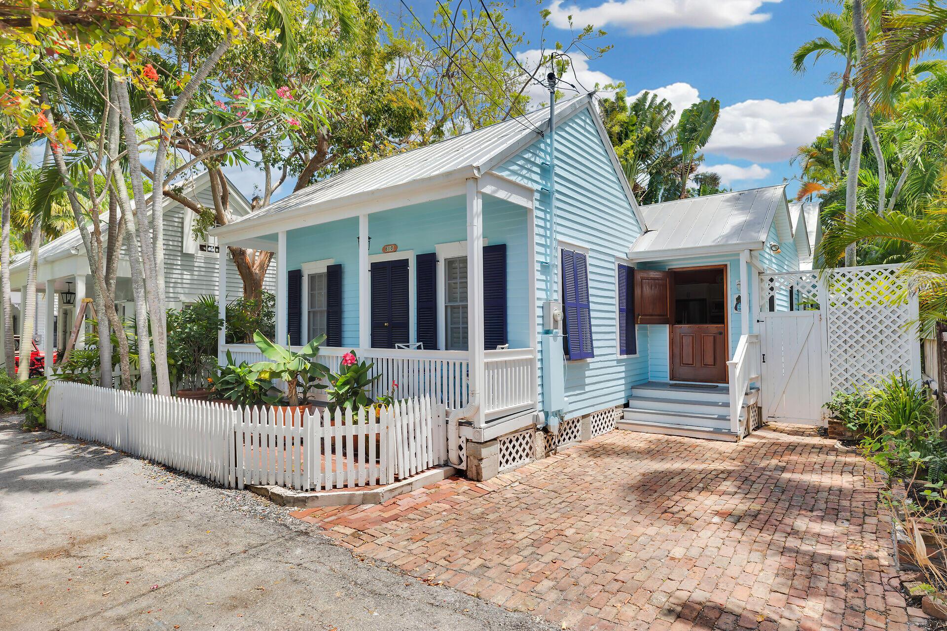 Image 1: 810 Carey Lane