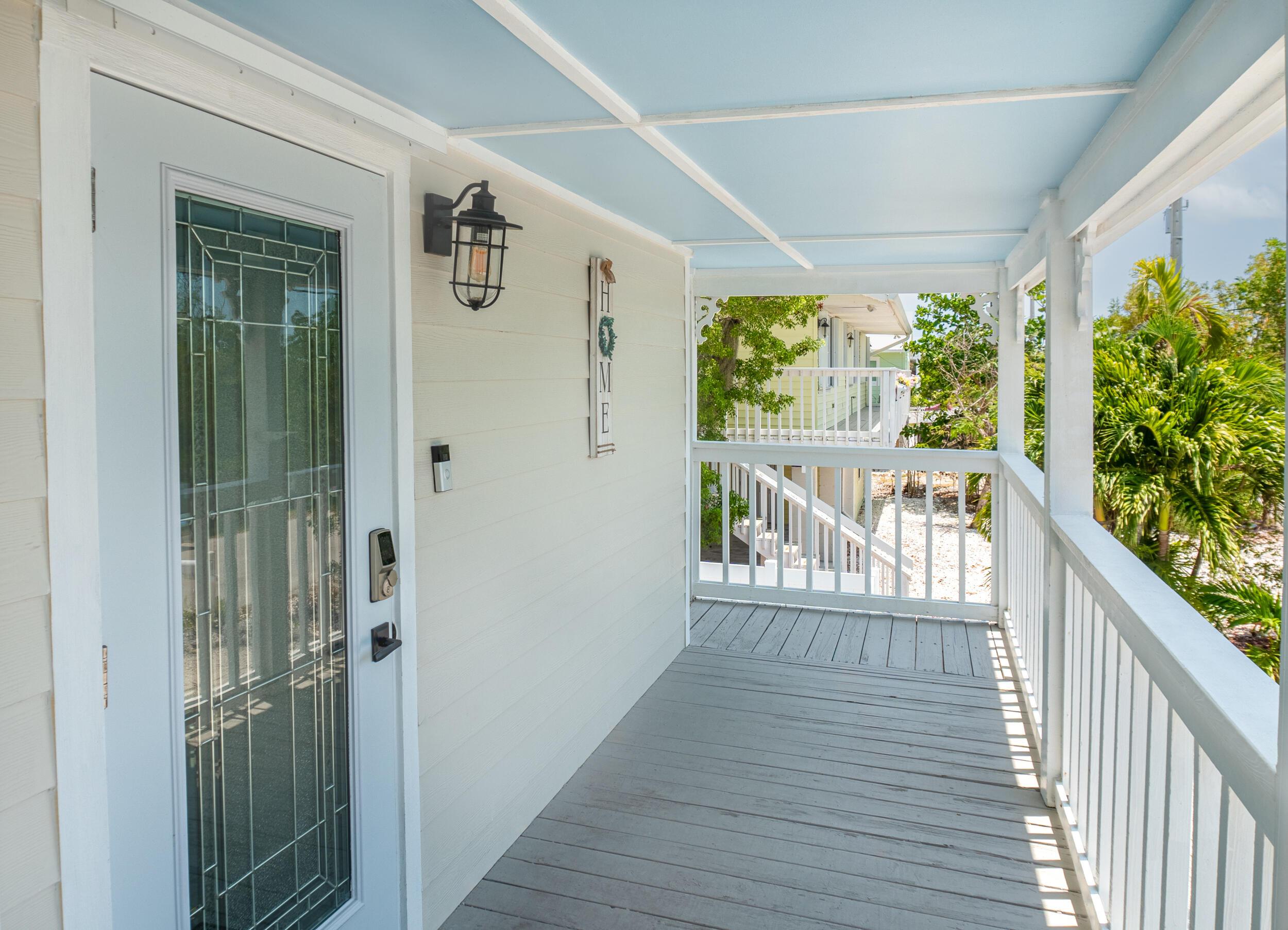 Image 4: 5_frontporch2