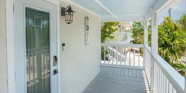 Image 4: 5_frontporch2