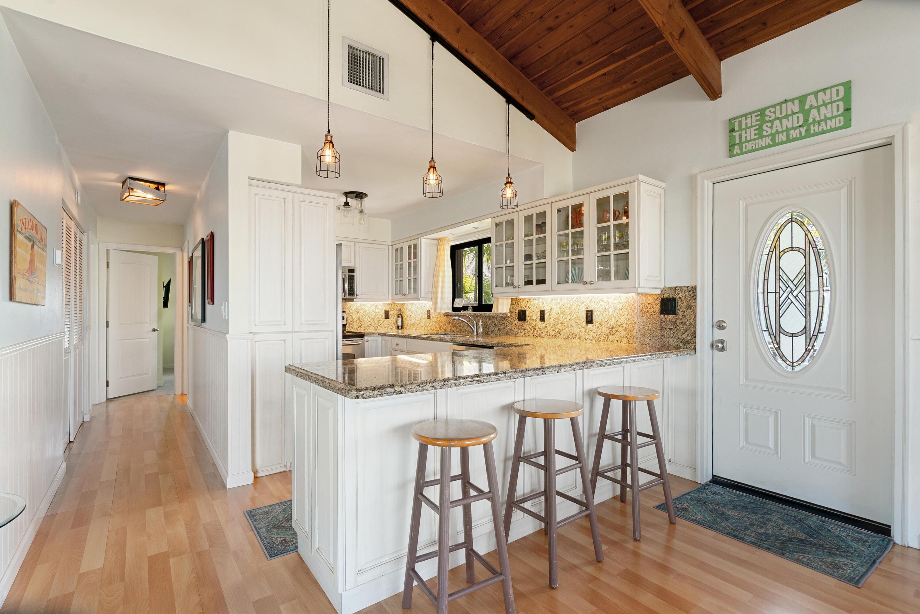 Image 3: Kitchen