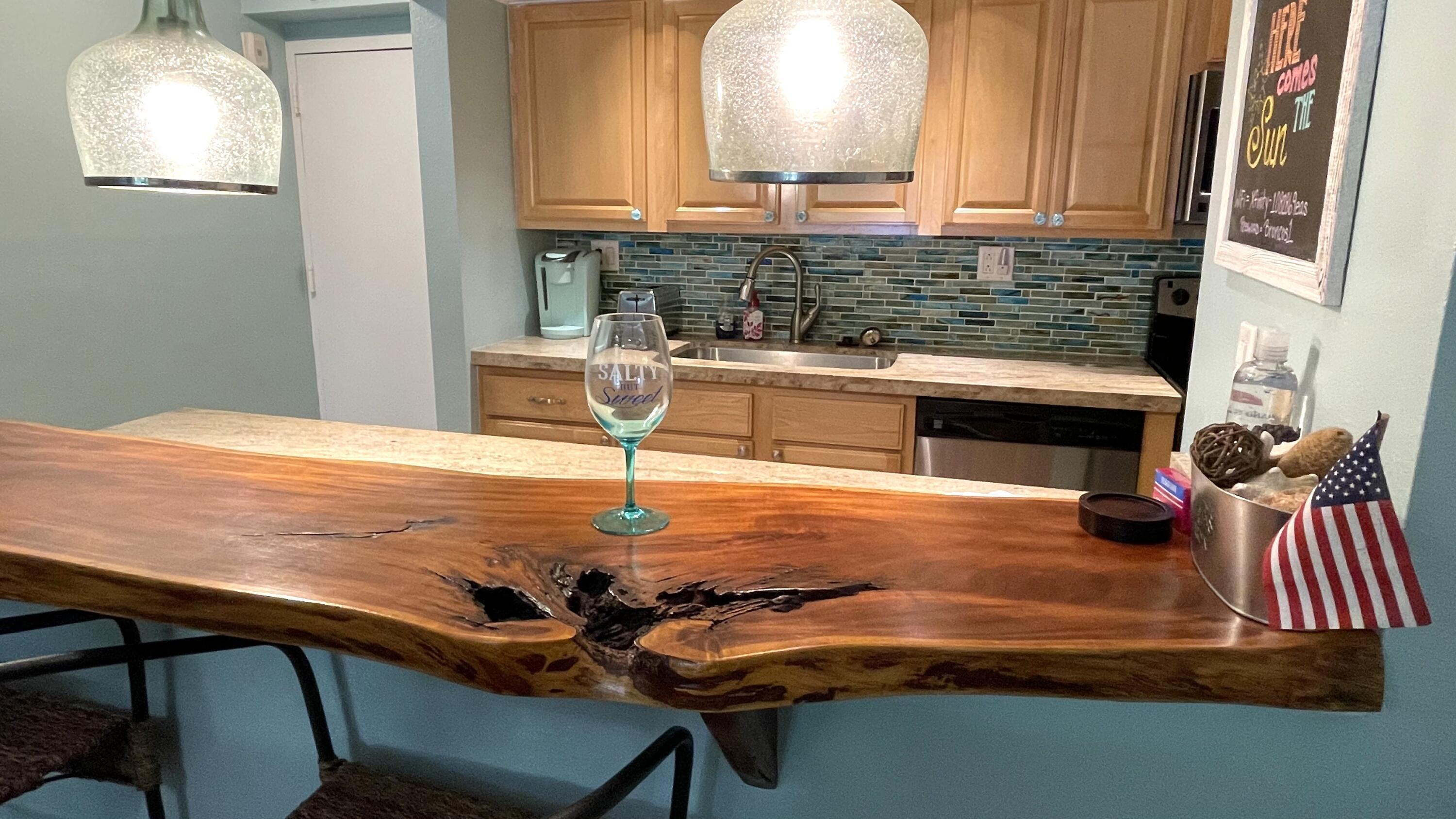 Image 3: 3 kitchen bar