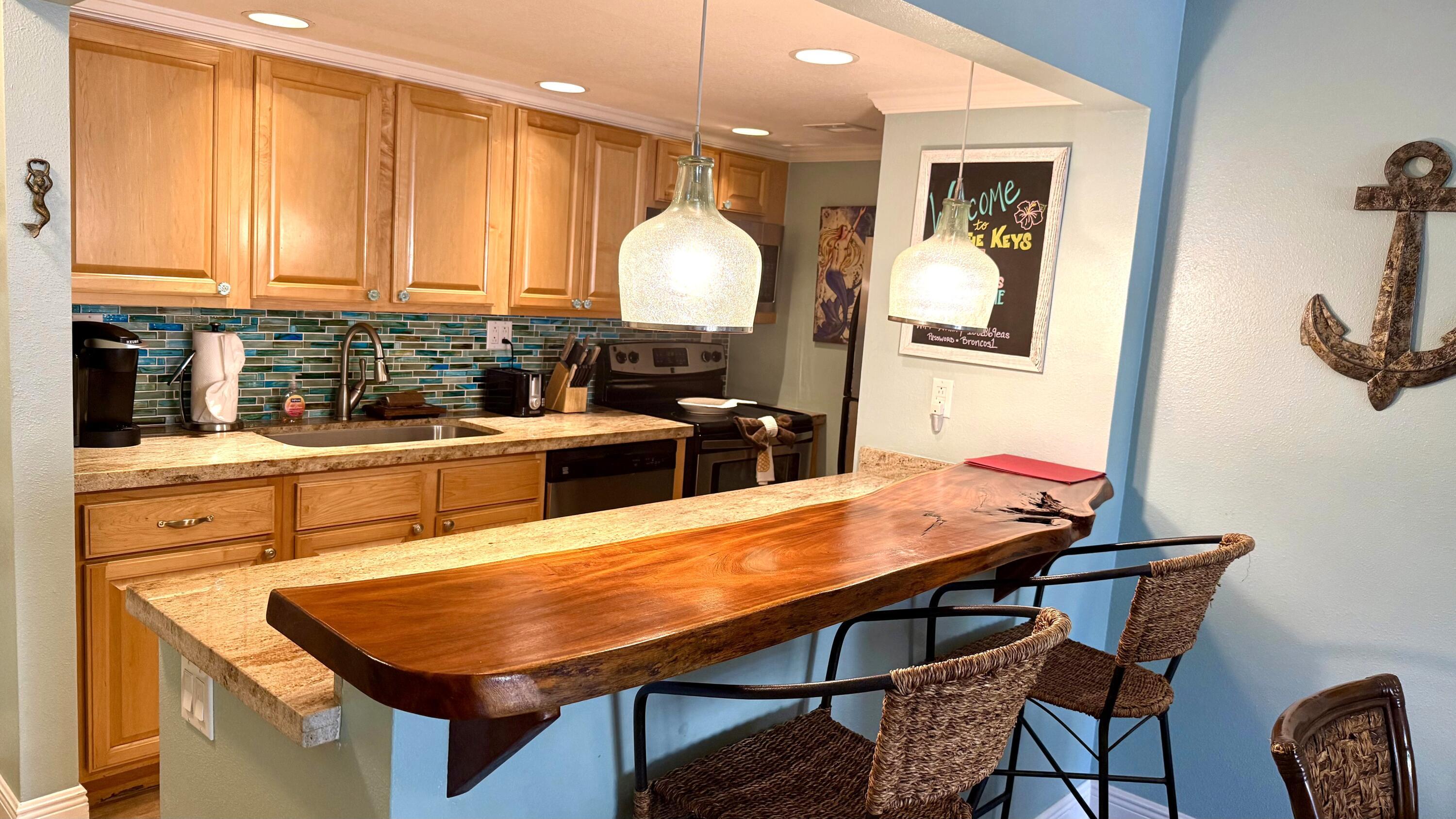 Image 4: 4 kitchen