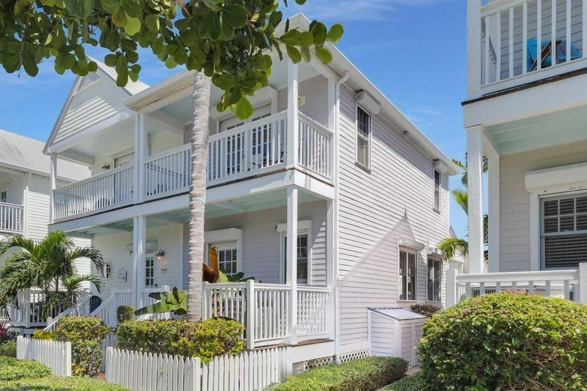 Image 4: Exterior Front