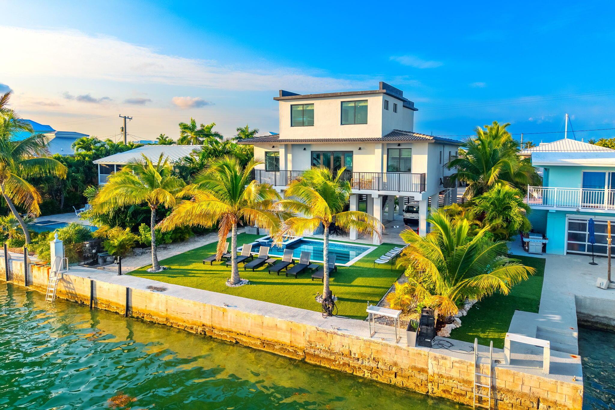 Image 3: 270 Caribbean E