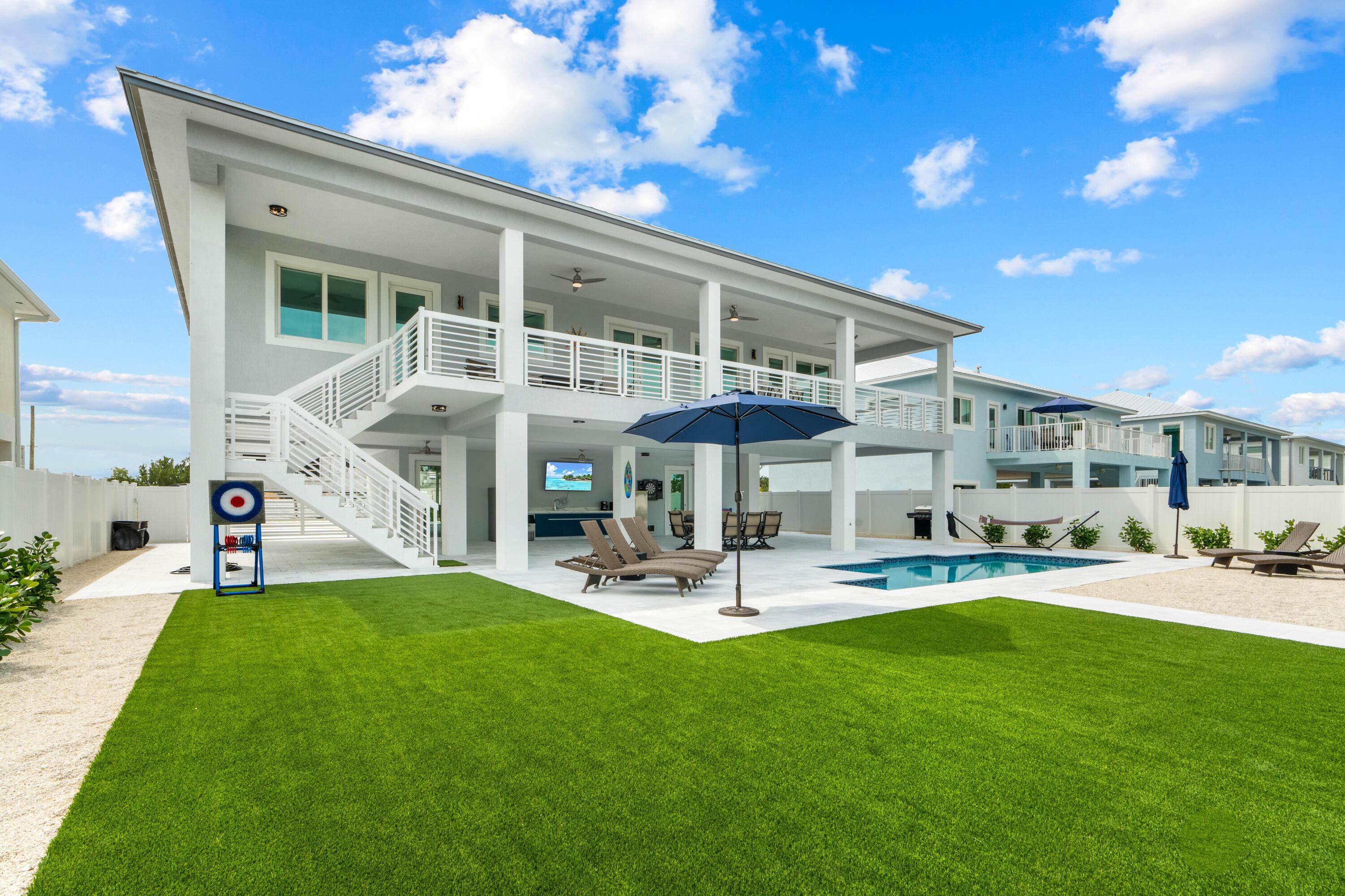 Image 4: BACKYARD
