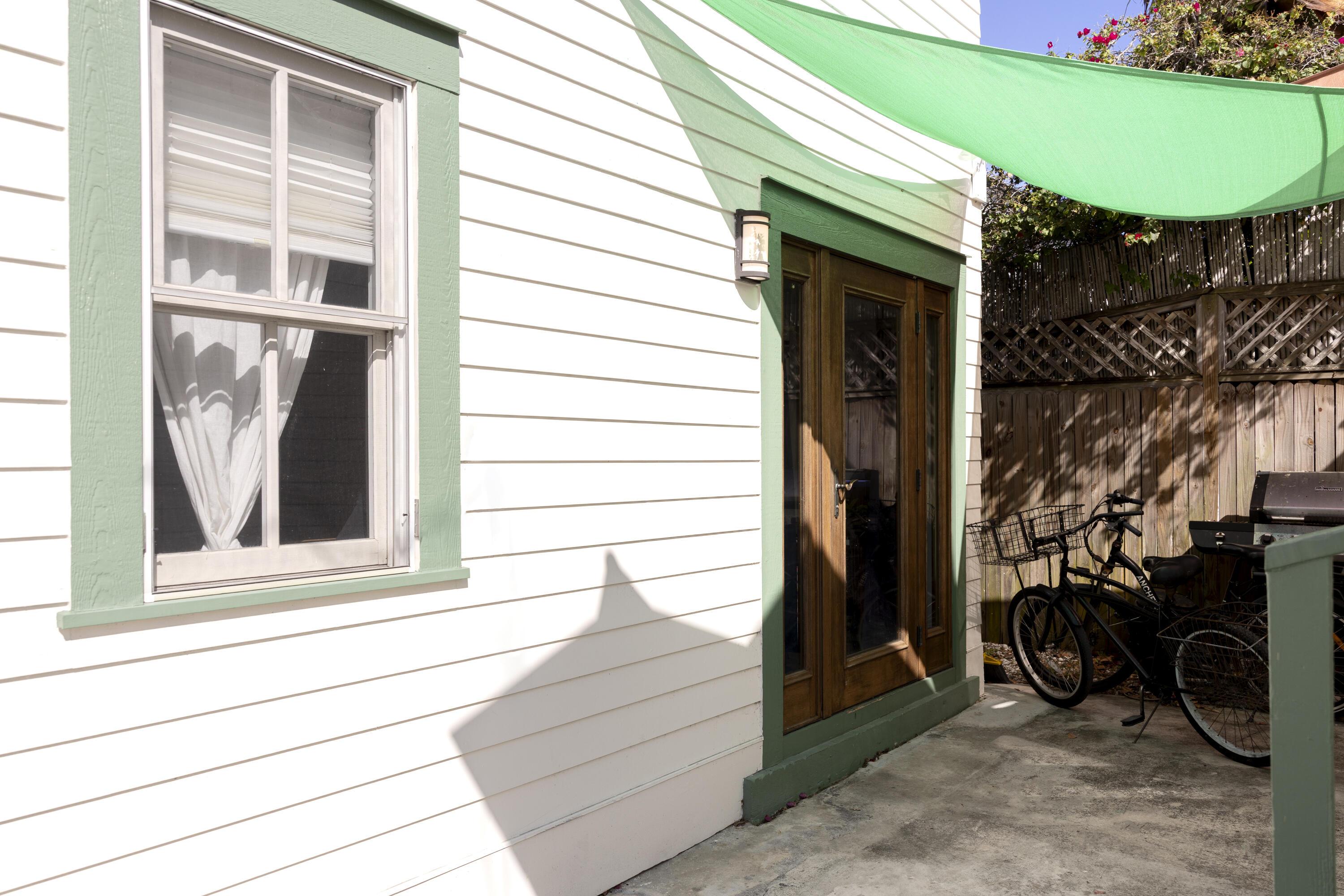 Image 4: 800 Elizabeth St.