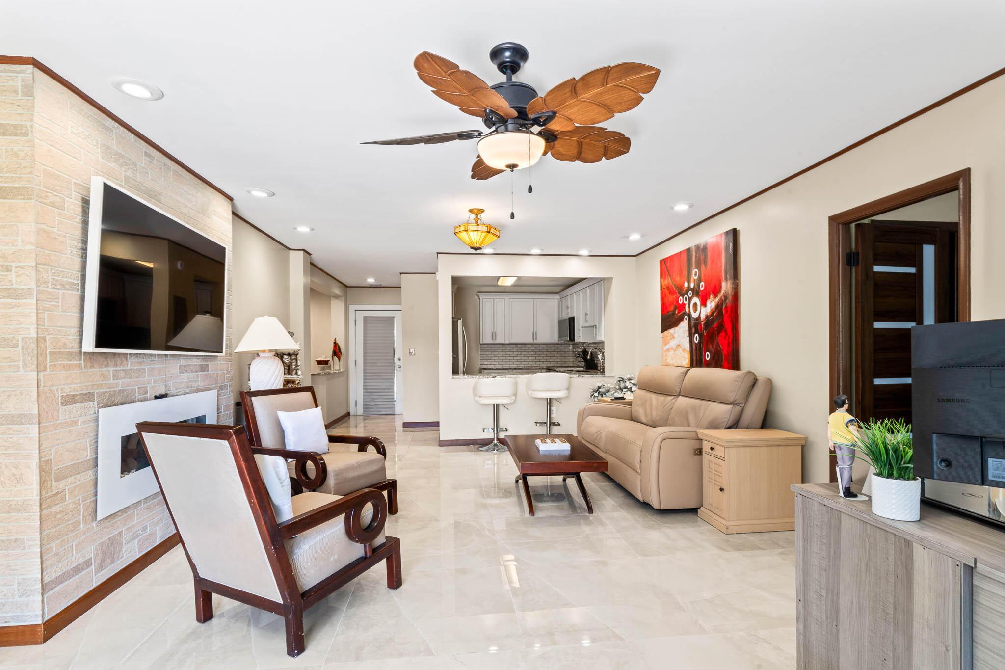 Image 2: Living Area