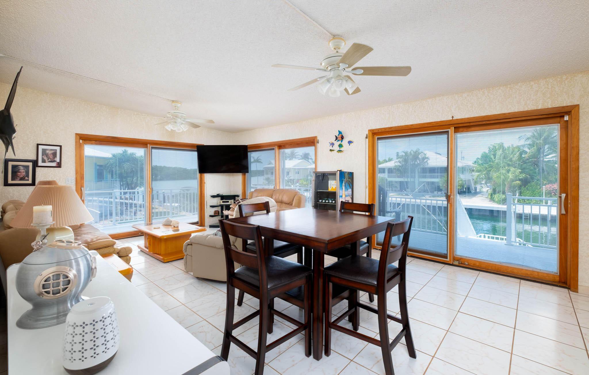 Image 2: Ample natural light