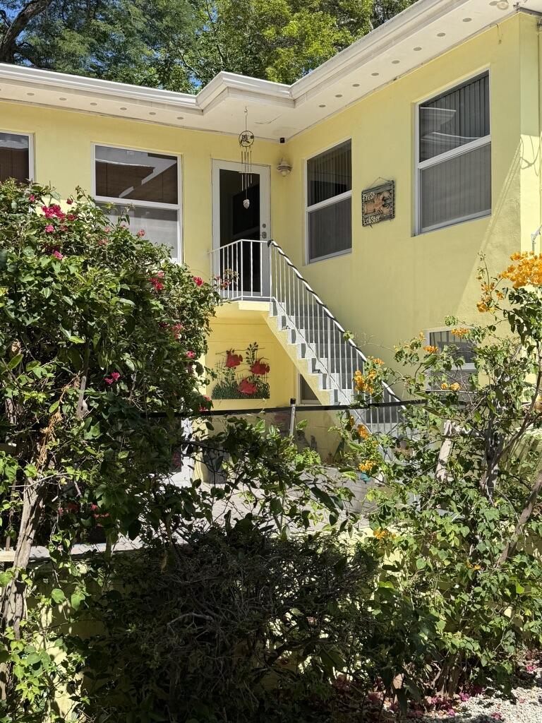 Image 4: up 2 floor