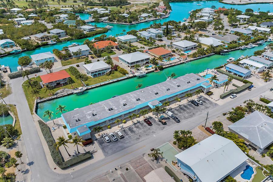Image 4: 389 N Anglers Dr 206