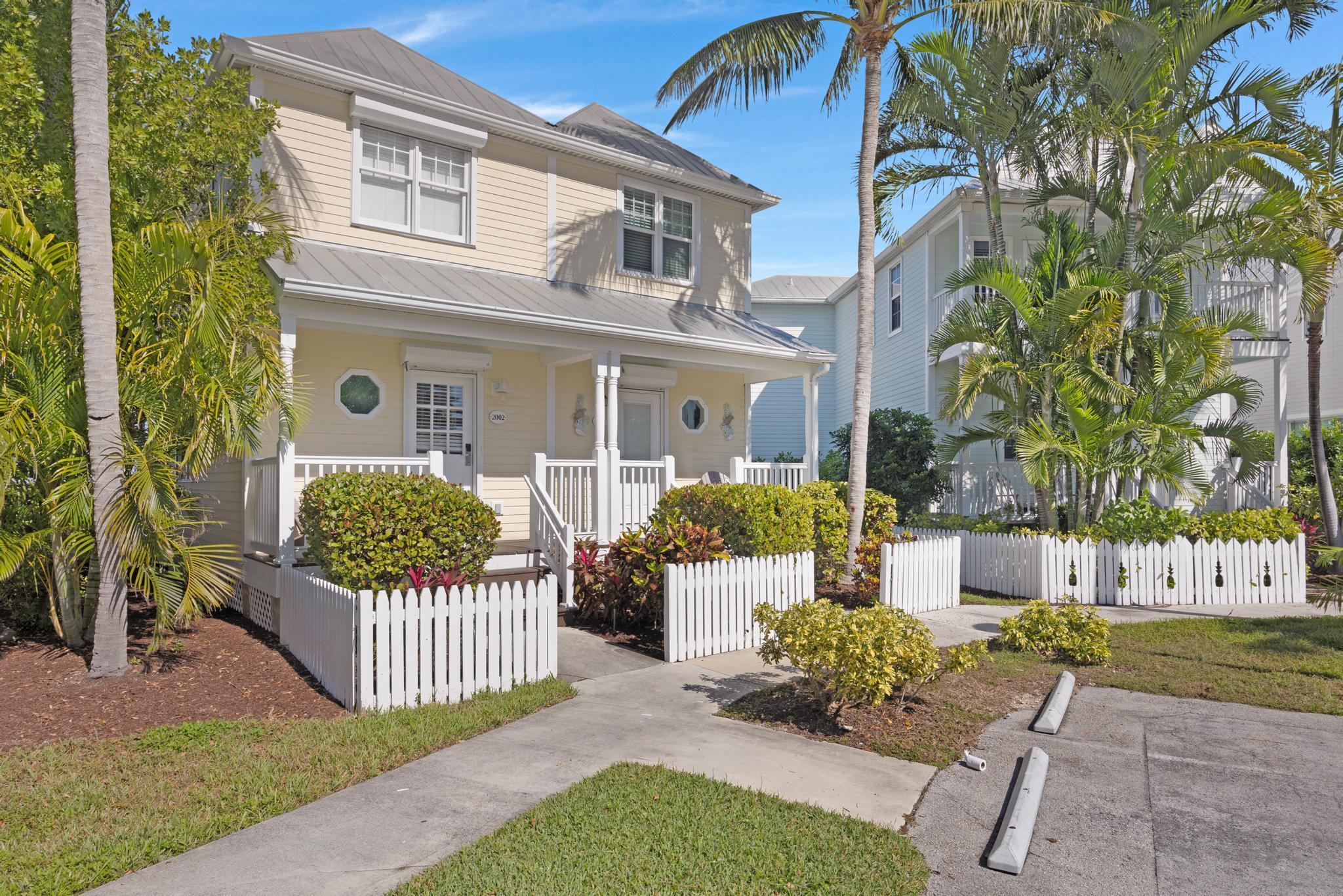 Image 3: Welcome to 2002 Marina Villa Dr.