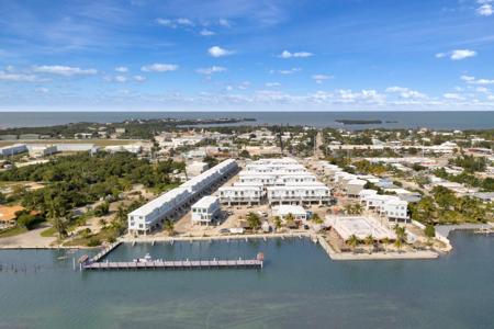 10877 Overseas Highway