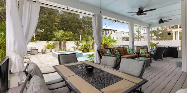 Image 4: outdoor dining 1