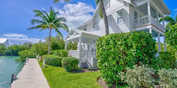 12399 Overseas Highway