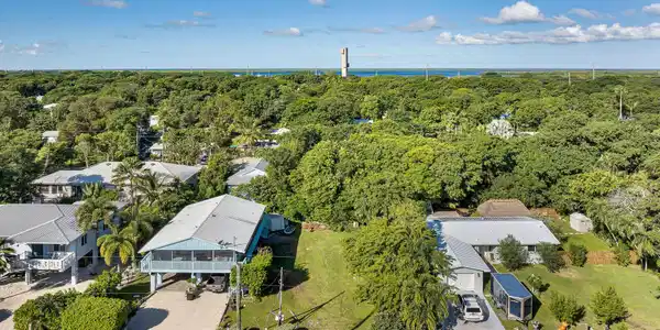 Image 4: virtual-tour-360203-mls-high-res-image-0