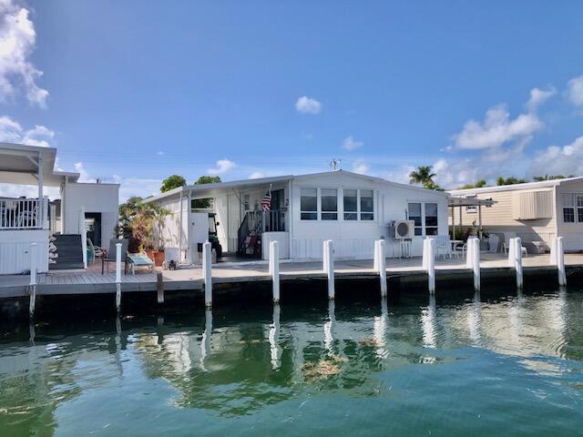 Image 4: Waterfront living