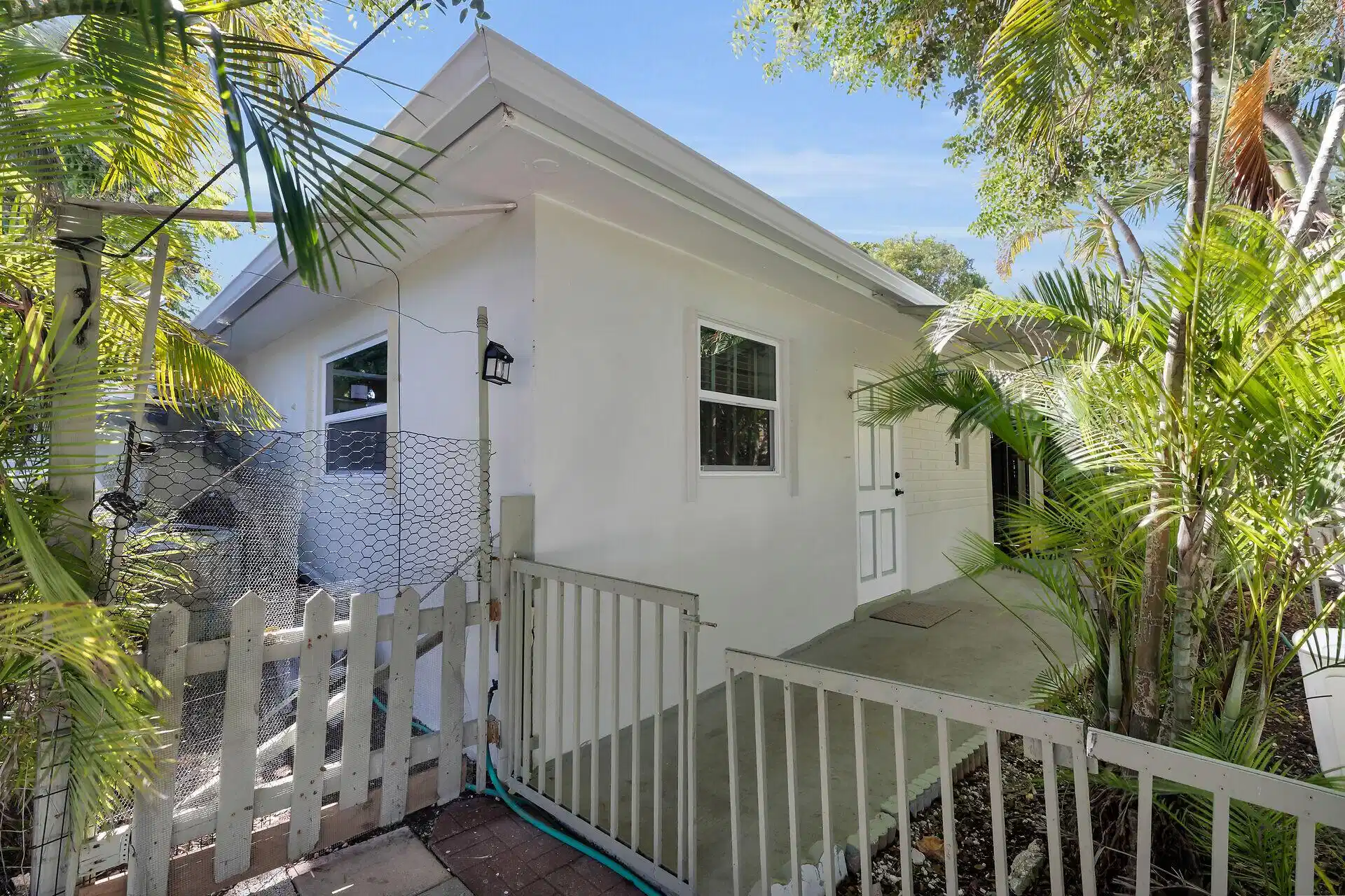 Image 1: 30920 Baileys Ln