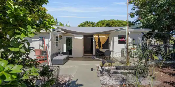 Image 3: 30920 Baileys Ln