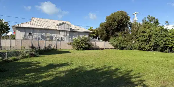 2 Dolphin Road