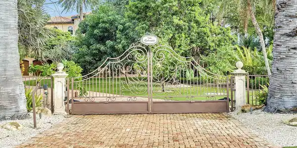 Image 3: Gated entrance