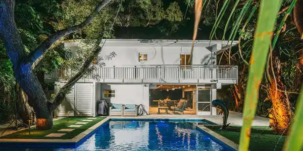 1022 dove Road