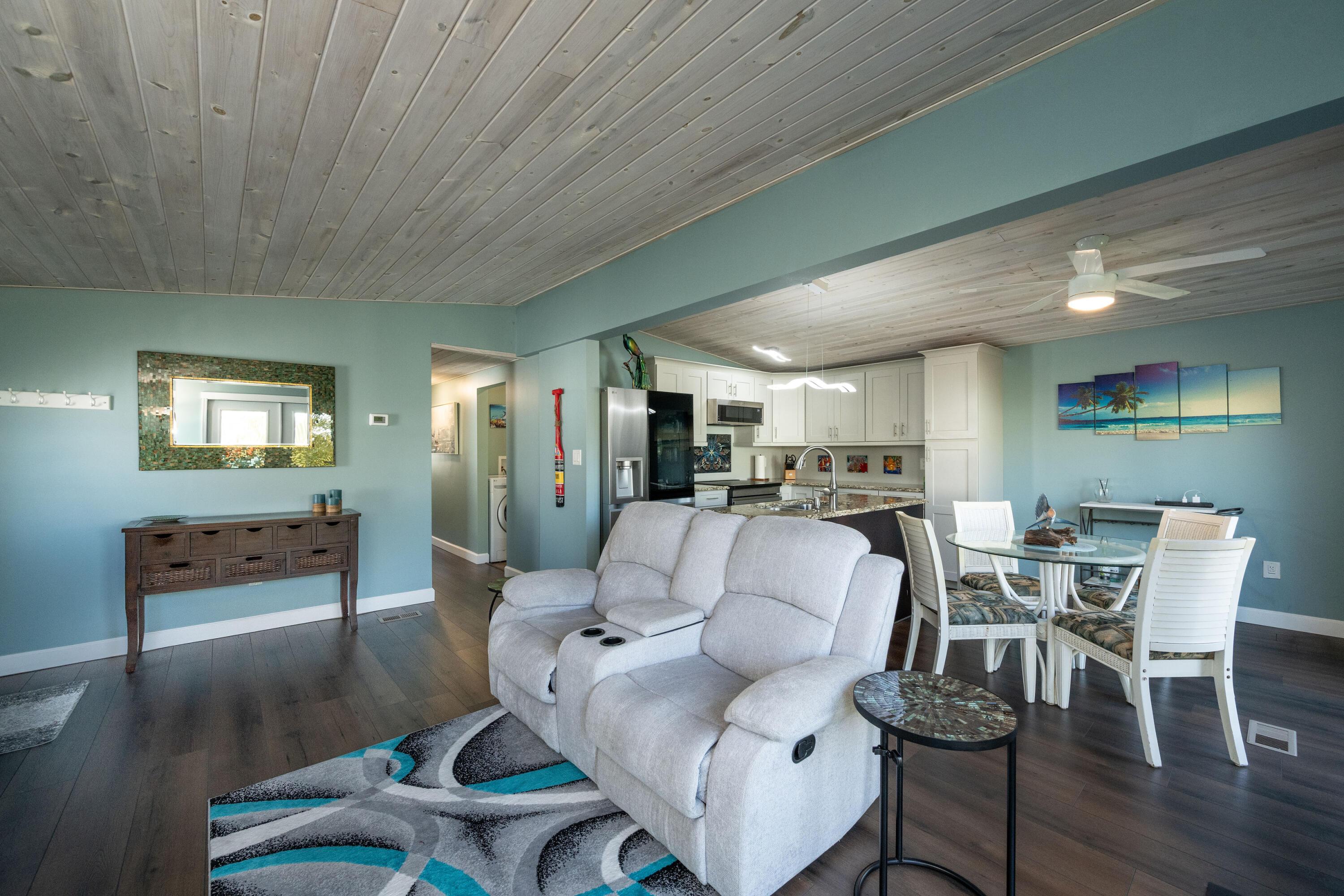 Image 2: living room