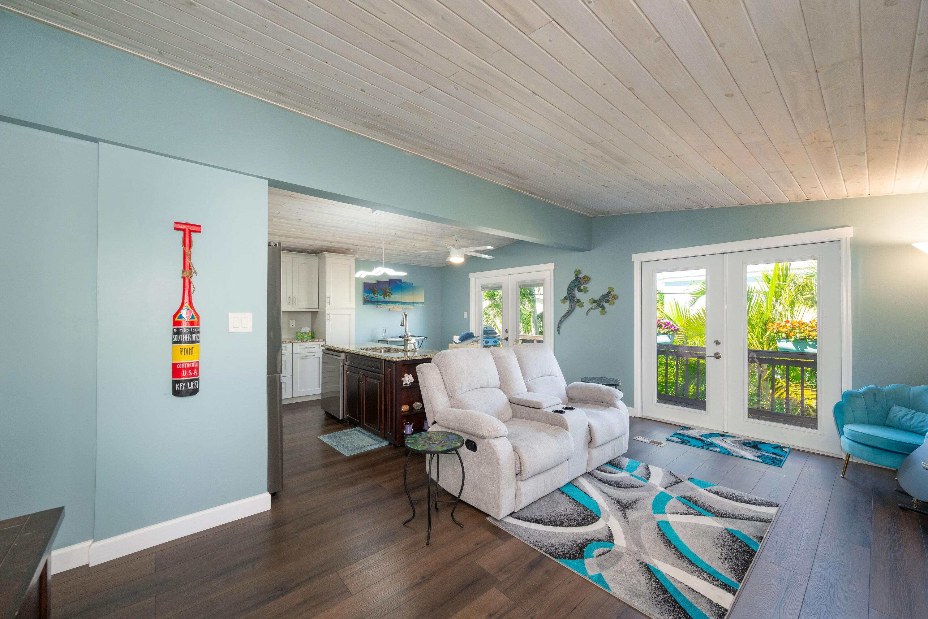 Image 3: living room