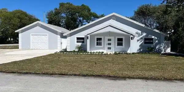 32 Bonefish Avenue