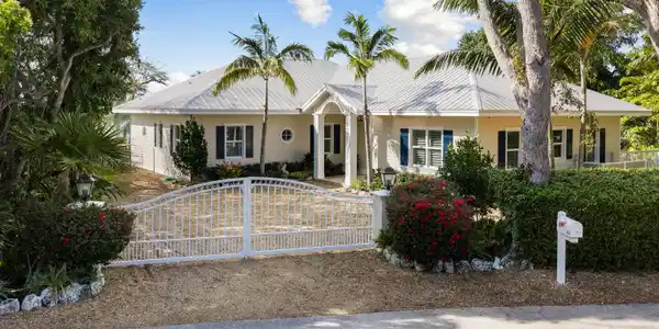 134 N Rolling Hill Road