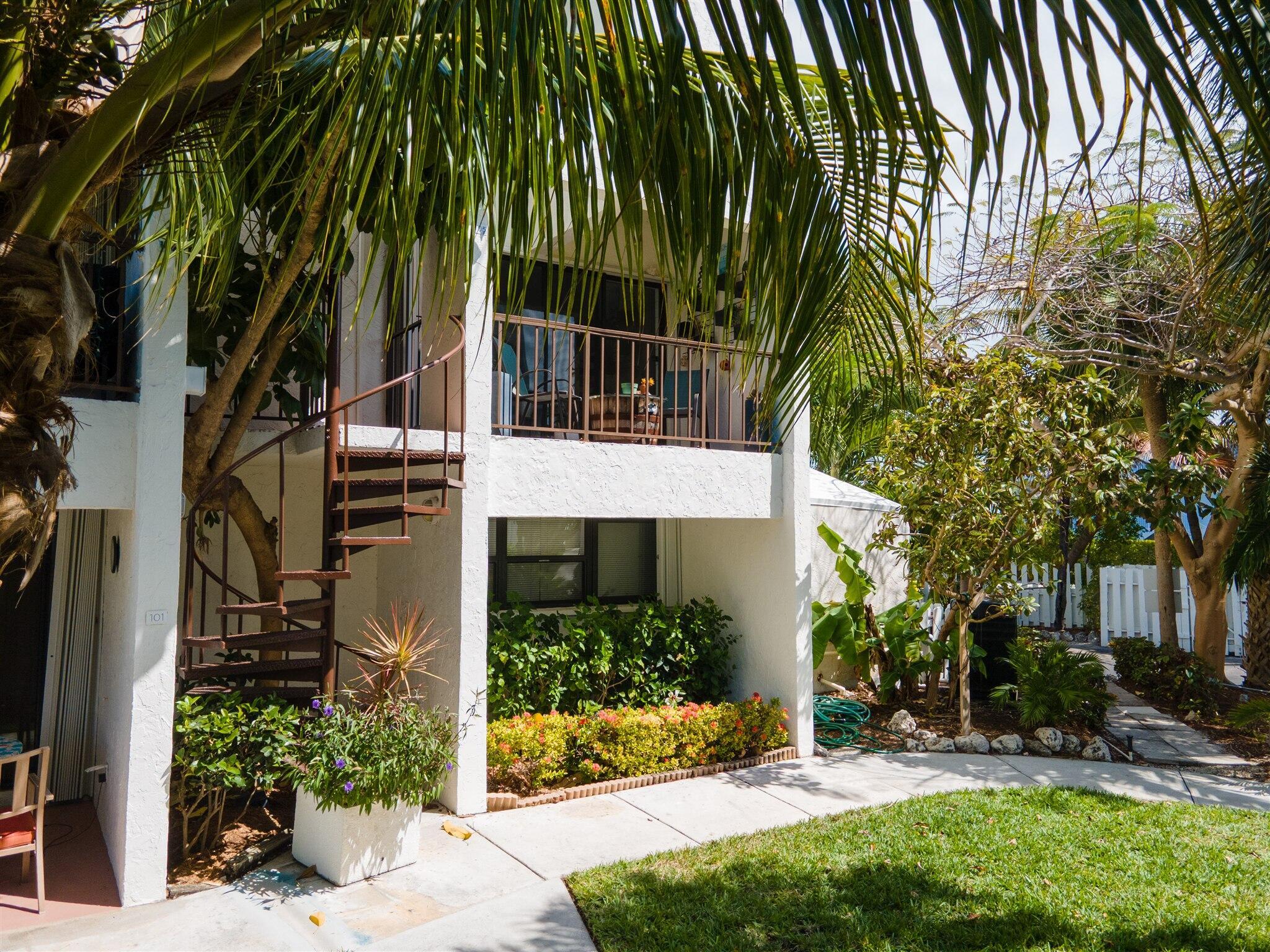 Image 2: Rear of condo