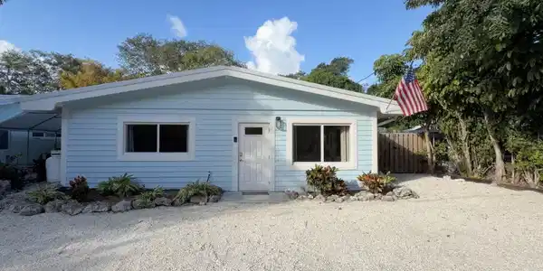 124 S Hammock Road