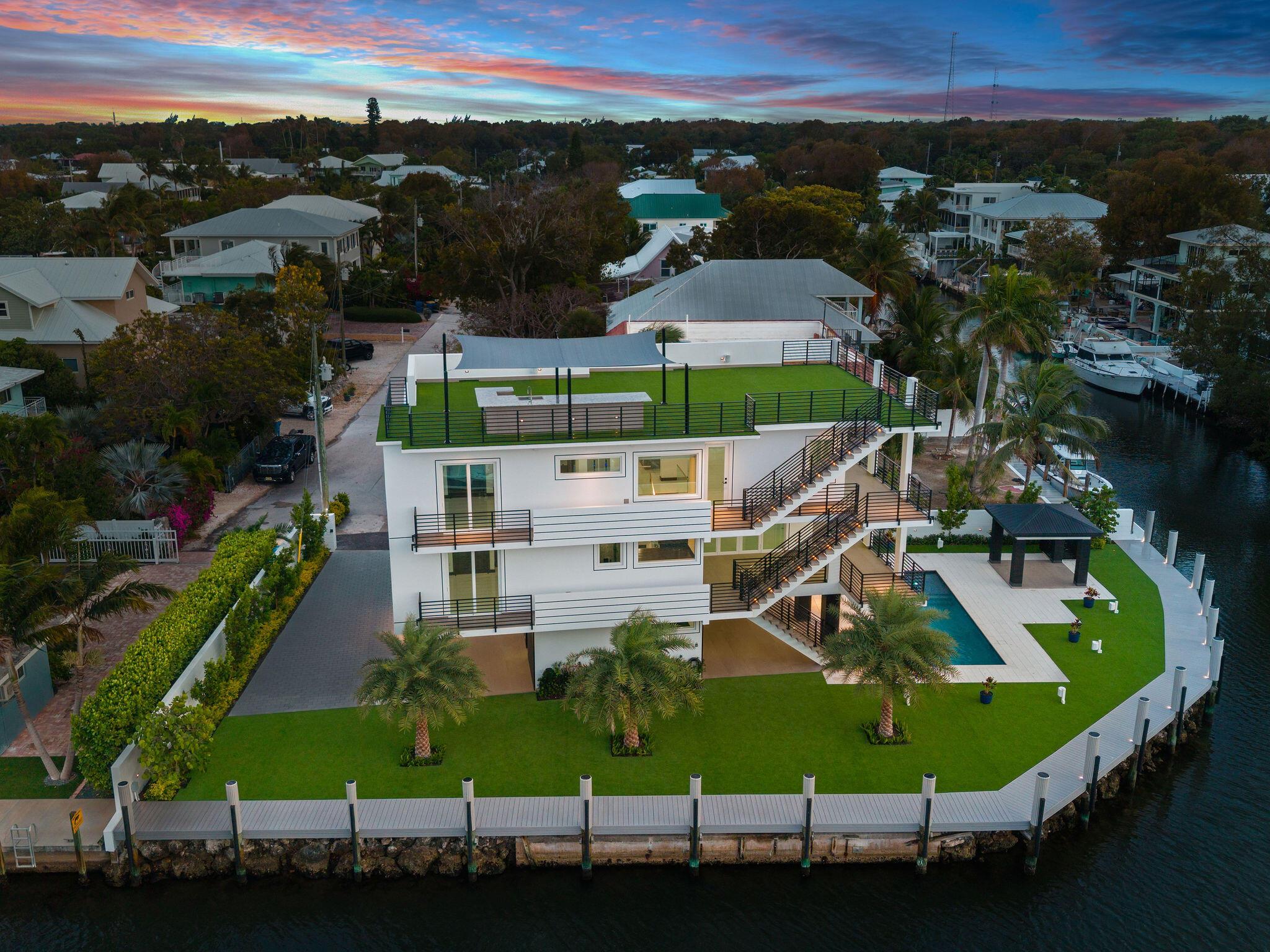 Image 2: DJI_20260403194049_0189_D