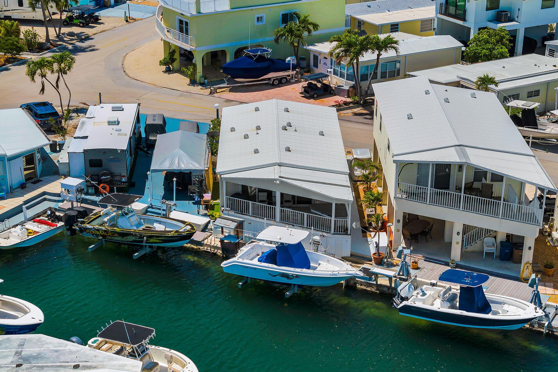 Image 3: 10,000 lb boatlift